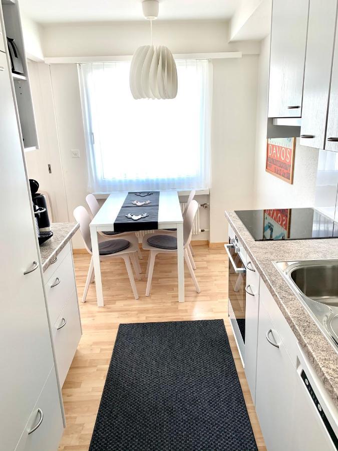 Holiday Apartment Bolgen - Close To Everything! Bolgen, Jakobshorn, Bus Stop, Train Station, Supermarket, Ski School, Ski Rentals, Restaurants And More! Davos Luaran gambar