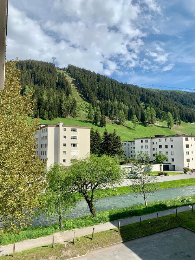 Holiday Apartment Bolgen - Close To Everything! Bolgen, Jakobshorn, Bus Stop, Train Station, Supermarket, Ski School, Ski Rentals, Restaurants And More! Davos Luaran gambar
